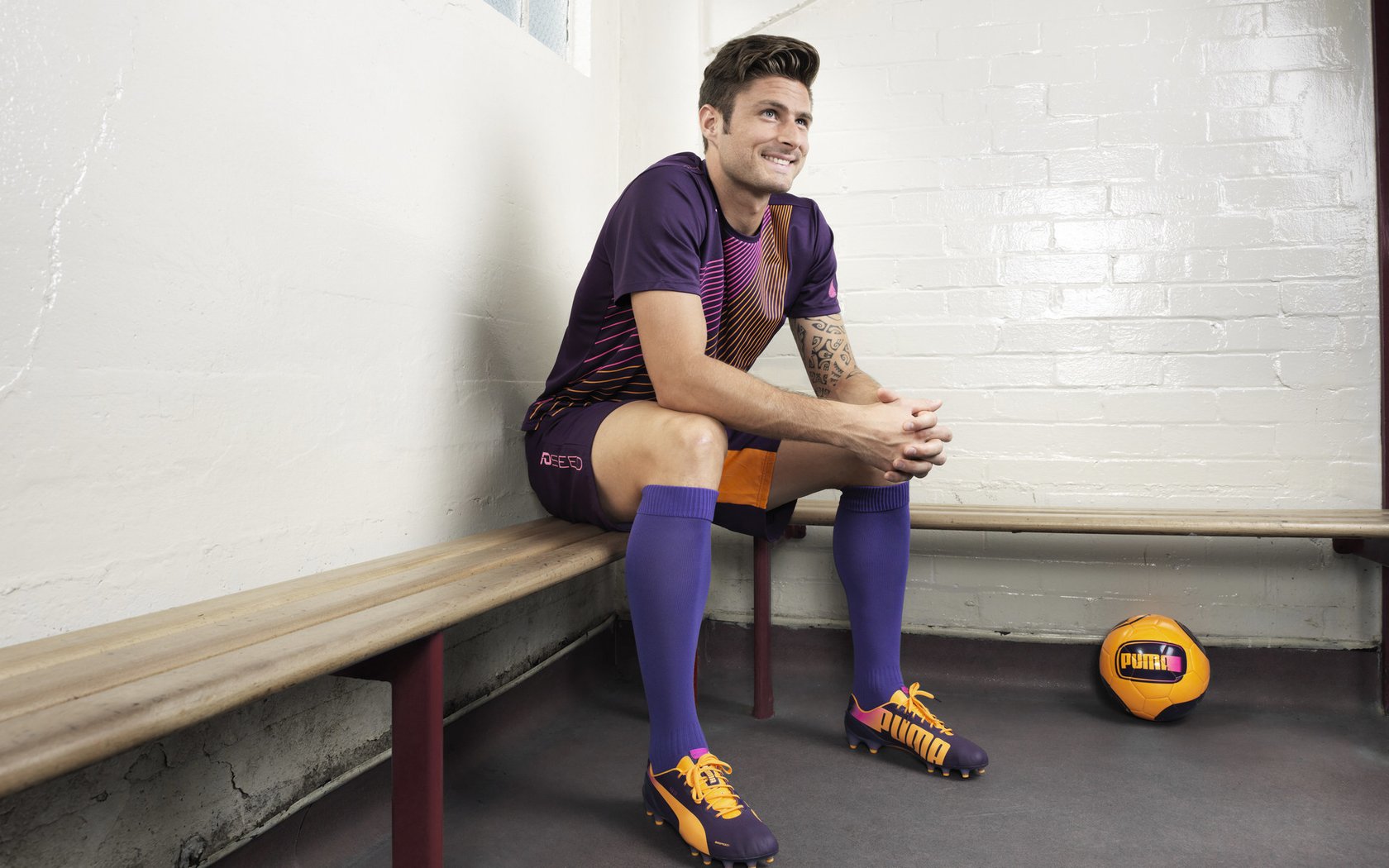 开云体育开云-凯恩考虑巴萨:15场22球,违约金6500万欧元,或接棒莱万于明年,巴萨买凯恩